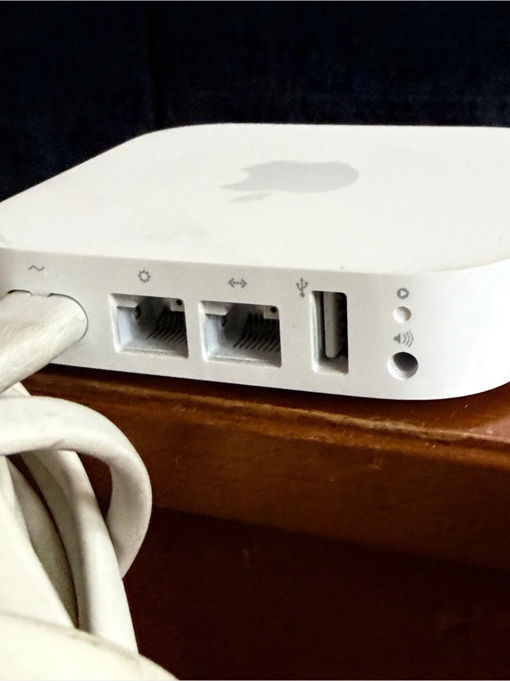 Apple AirPort Extremes and Express base stations - set of 6